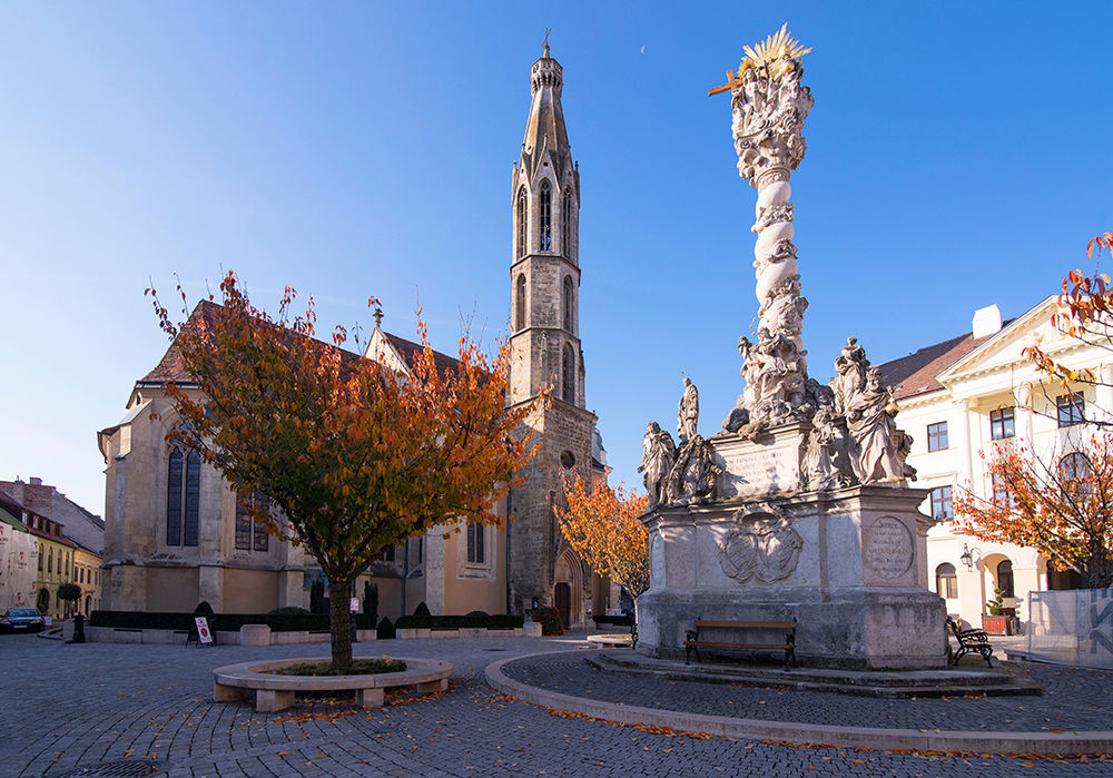 https://mdw-travel-data-us-east-1.s3.amazonaws.com/img/country/Hungary/Roman-Watchtower-Sopron/img_00.jpg
