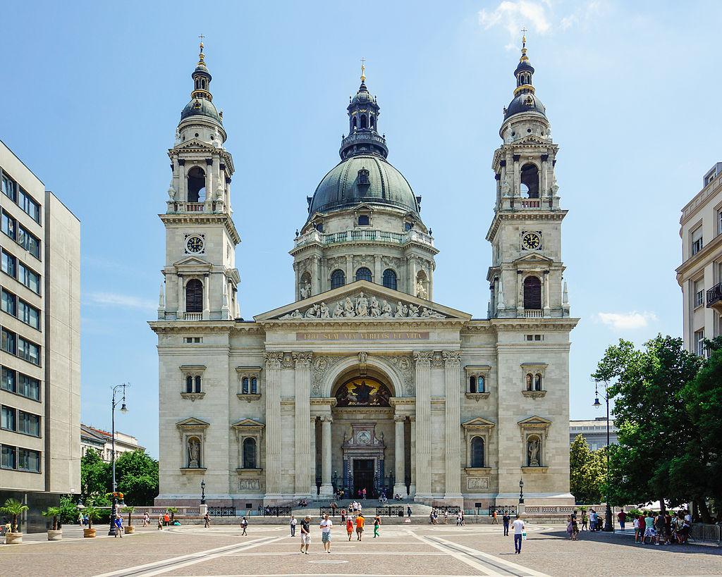 https://mdw-travel-data-us-east-1.s3.amazonaws.com/img/country/Hungary/Saint-Stephen-Basilica/img_03.jpg