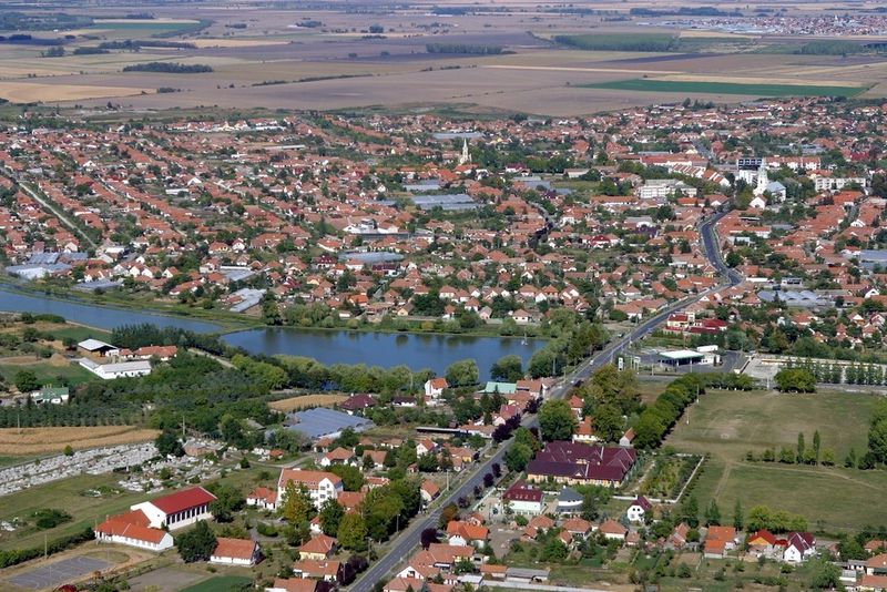 https://mdw-travel-data-us-east-1.s3.amazonaws.com/img/country/Hungary/Sarkad-Furdo/img_02.jpg