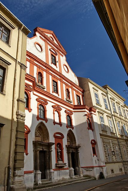 https://mdw-travel-data-us-east-1.s3.amazonaws.com/img/country/Hungary/Sophianum-Sopron/img_00.jpg