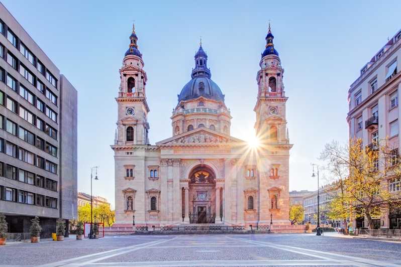 https://mdw-travel-data-us-east-1.s3.amazonaws.com/img/country/Hungary/St-Stephens-Basilica/img_02.jpg