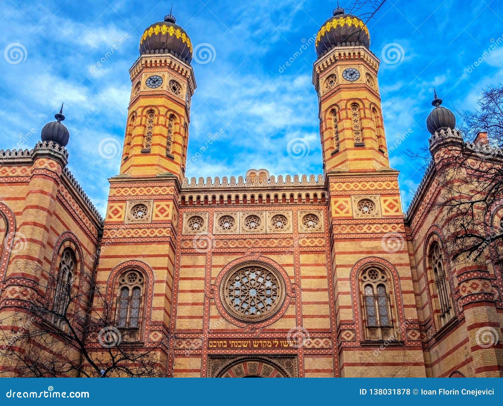 https://mdw-travel-data-us-east-1.s3.amazonaws.com/img/country/Hungary/Synagogue-of-Gyor/img_00.jpg