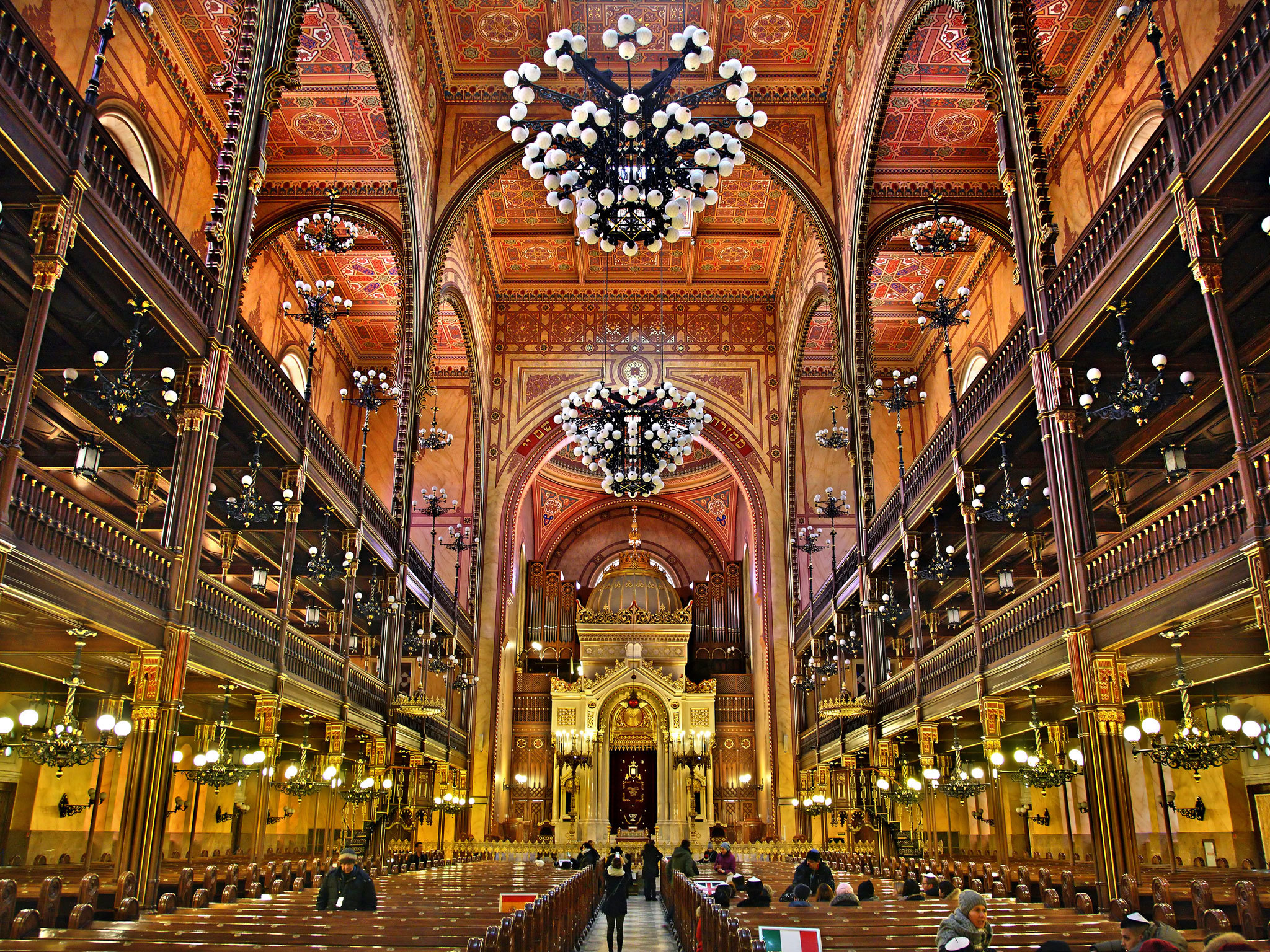 https://mdw-travel-data-us-east-1.s3.amazonaws.com/img/country/Hungary/Synagogue-of-Gyor/img_03.jpg