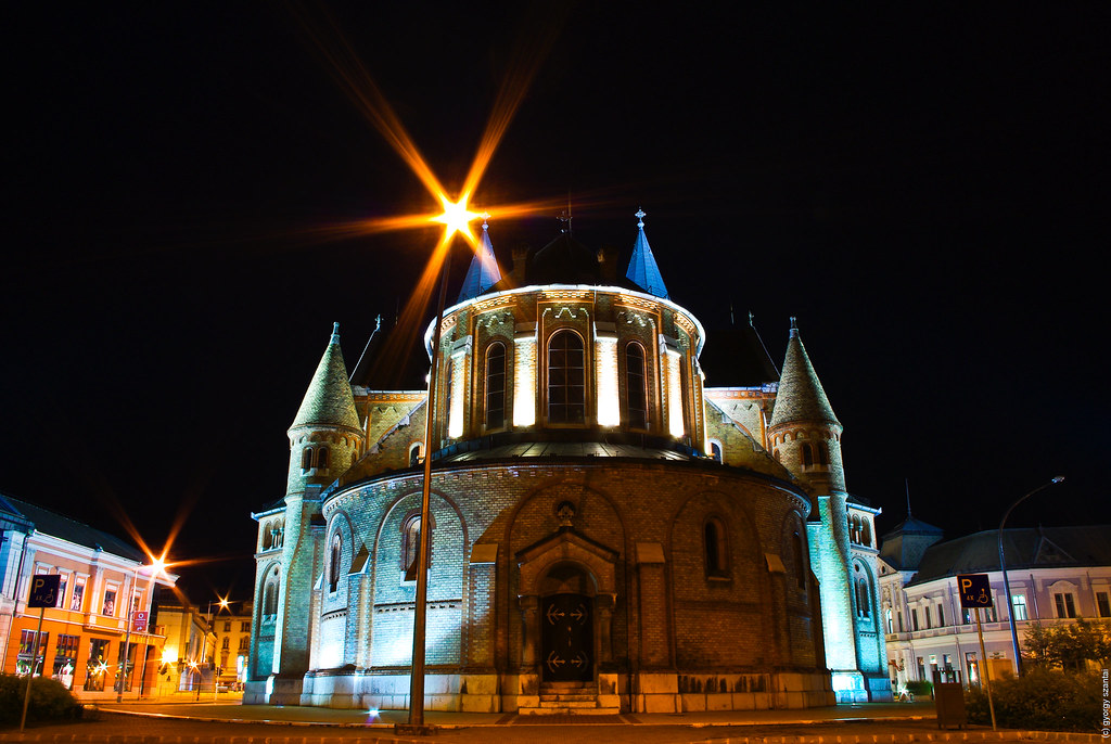 https://mdw-travel-data-us-east-1.s3.amazonaws.com/img/country/Hungary/Szabolcs-Szatmar-Bereg-County-Szechenyi-Library/img_02.jpg