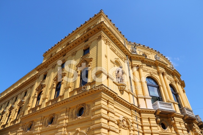 https://mdw-travel-data-us-east-1.s3.amazonaws.com/img/country/Hungary/Szeged-National-Theater/img_03.jpg