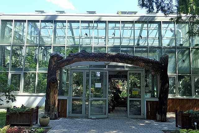 https://mdw-travel-data-us-east-1.s3.amazonaws.com/img/country/Hungary/Szentes-Arboretum-and-Botanical-Garden/img_02.jpg