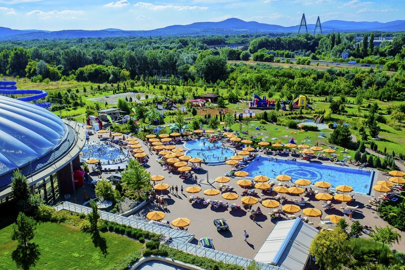 https://mdw-travel-data-us-east-1.s3.amazonaws.com/img/country/Hungary/Szigetszentmiklos-Aquapark/img_01.jpg
