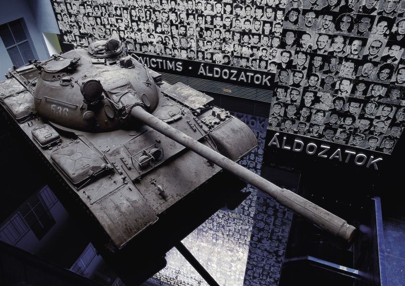 https://mdw-travel-data-us-east-1.s3.amazonaws.com/img/country/Hungary/Terror-Haza-Museum/img_01.jpg