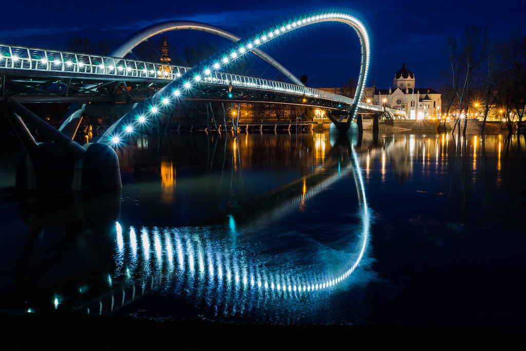 https://mdw-travel-data-us-east-1.s3.amazonaws.com/img/country/Hungary/Tiszavirag-Bridge/img_02.jpg