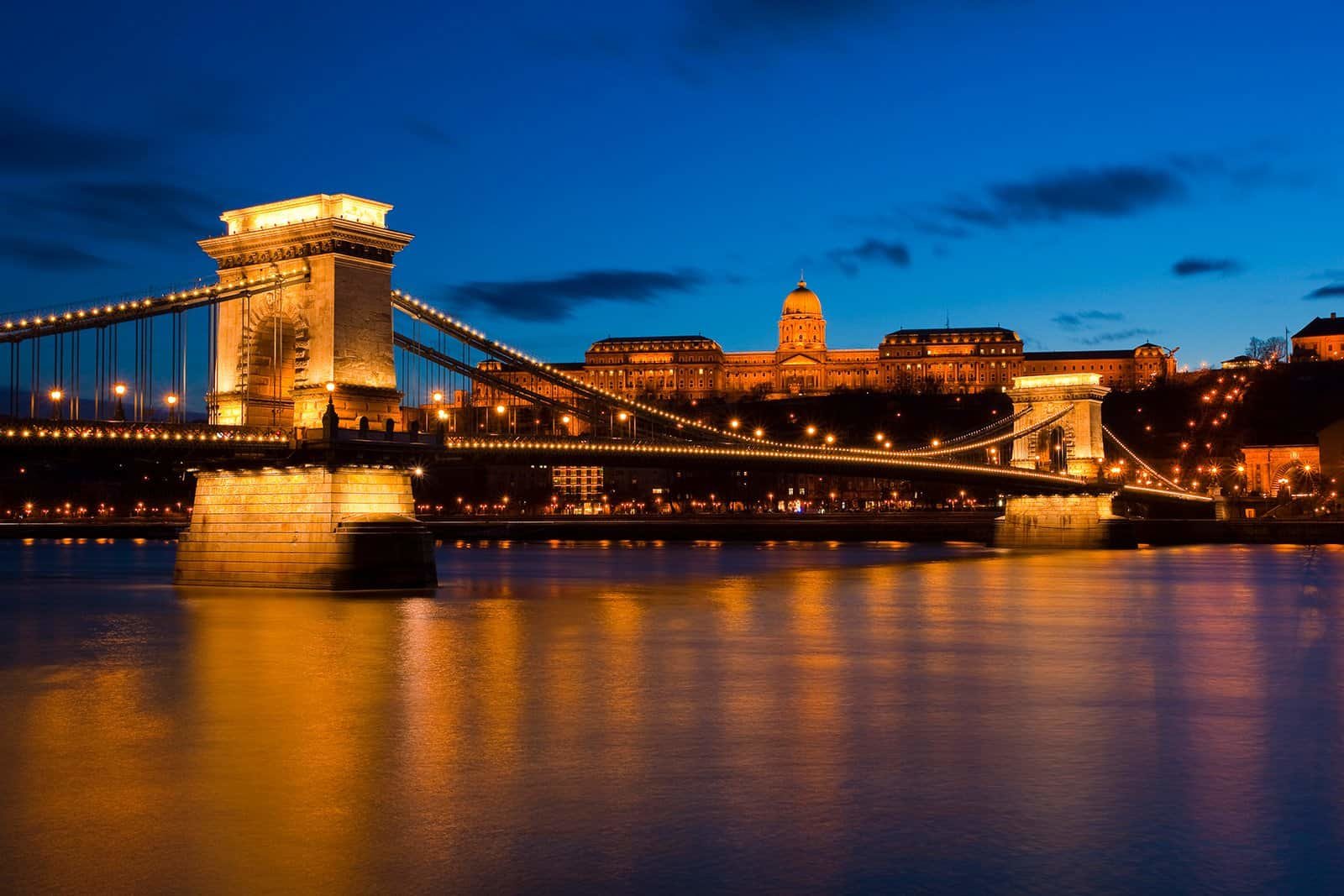 https://mdw-travel-data-us-east-1.s3.amazonaws.com/img/country/Hungary/Tofurdo-Lake/img_00.jpg