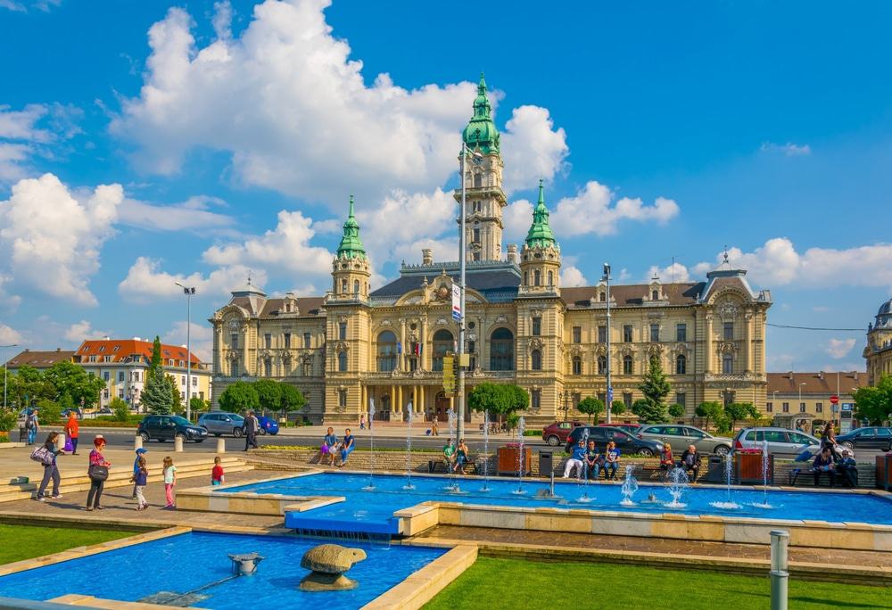 https://mdw-travel-data-us-east-1.s3.amazonaws.com/img/country/Hungary/Town-Hall/img_03.jpg