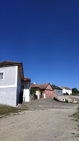 https://mdw-travel-data-us-east-1.s3.amazonaws.com/img/country/Hungary/Ung-County-Open-Air-Folk-Museum/img_03.jpg