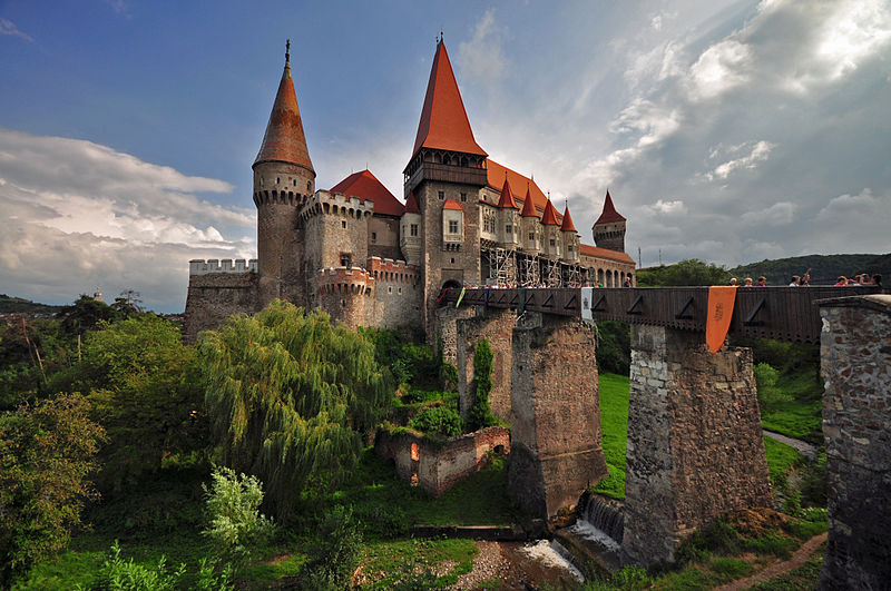 https://mdw-travel-data-us-east-1.s3.amazonaws.com/img/country/Hungary/Vajdahunyad-Castle/img_01.jpg