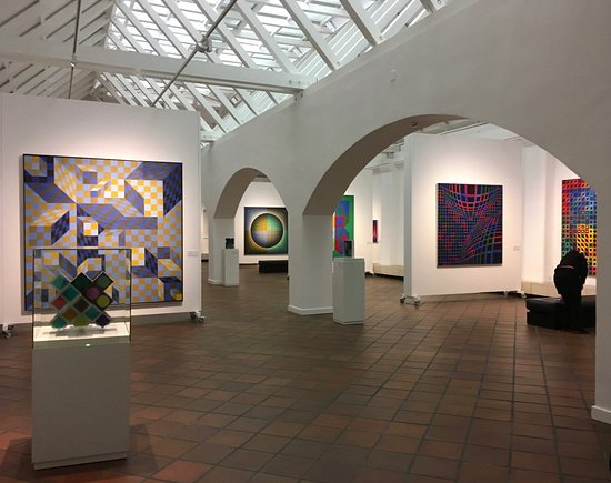 https://mdw-travel-data-us-east-1.s3.amazonaws.com/img/country/Hungary/Vasarely-Museum/img_00.jpg