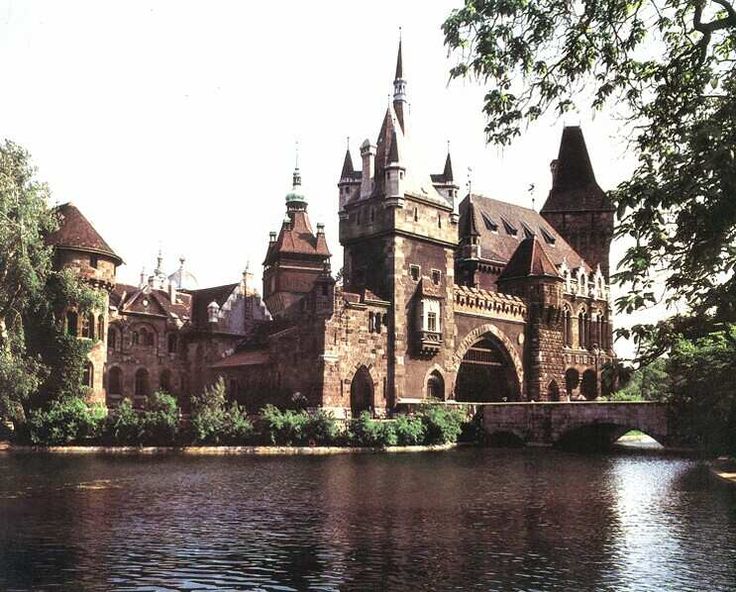 https://mdw-travel-data-us-east-1.s3.amazonaws.com/img/country/Hungary/Velencei-tavak/img_03.jpg