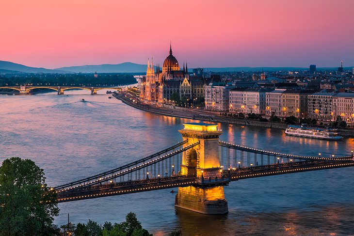 https://mdw-travel-data-us-east-1.s3.amazonaws.com/img/country/Hungary/Villany-Wine-Region/img_02.jpg