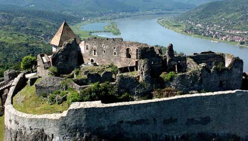https://mdw-travel-data-us-east-1.s3.amazonaws.com/img/country/Hungary/Visegrad-Castle/img_02.jpg