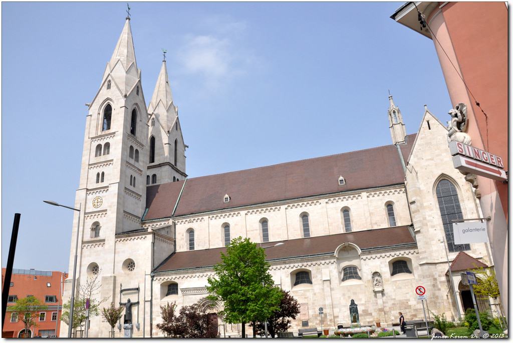 https://mdw-travel-data-us-east-1.s3.amazonaws.com/img/country/Hungary/Wiener-Neustadt-Austria/img_00.jpg