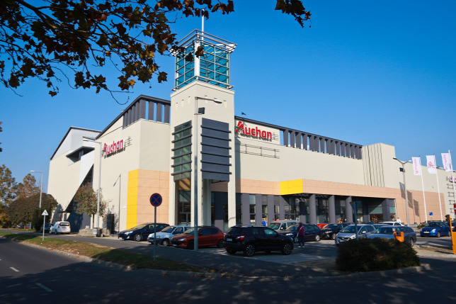 https://mdw-travel-data-us-east-1.s3.amazonaws.com/img/country/Hungary/Zala-Plaza-Bowling/img_00.jpg