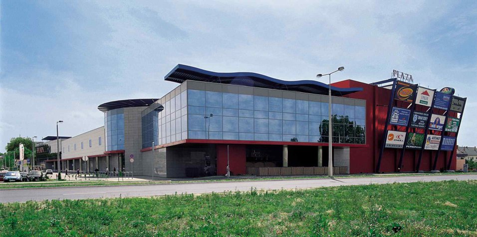 https://mdw-travel-data-us-east-1.s3.amazonaws.com/img/country/Hungary/Zala-Plaza-Cinema/img_02.jpg