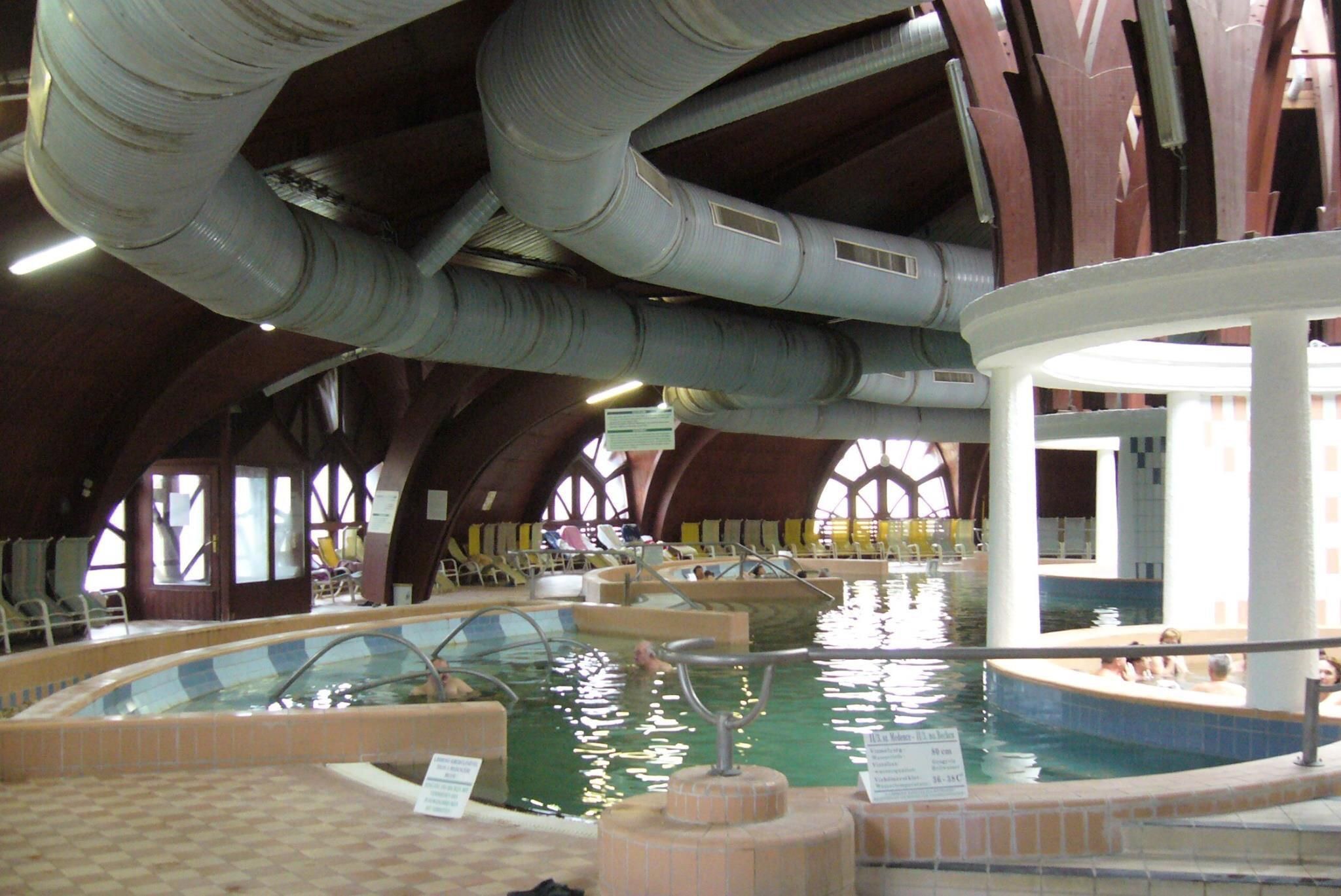 https://mdw-travel-data-us-east-1.s3.amazonaws.com/img/country/Hungary/Zalakaros-Thermal-Spa-and-Aquapark/img_03.jpg