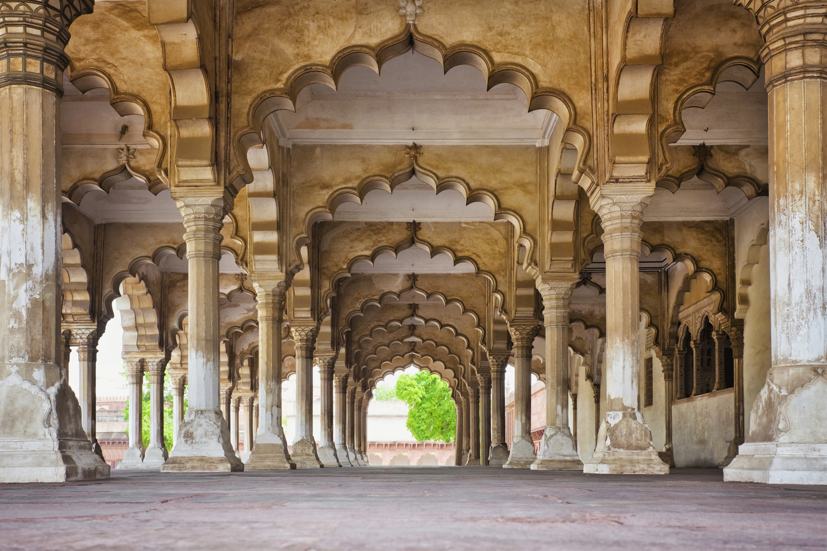 https://mdw-travel-data-us-east-1.s3.amazonaws.com/img/country/India/Agra-Fort/img_03.jpg