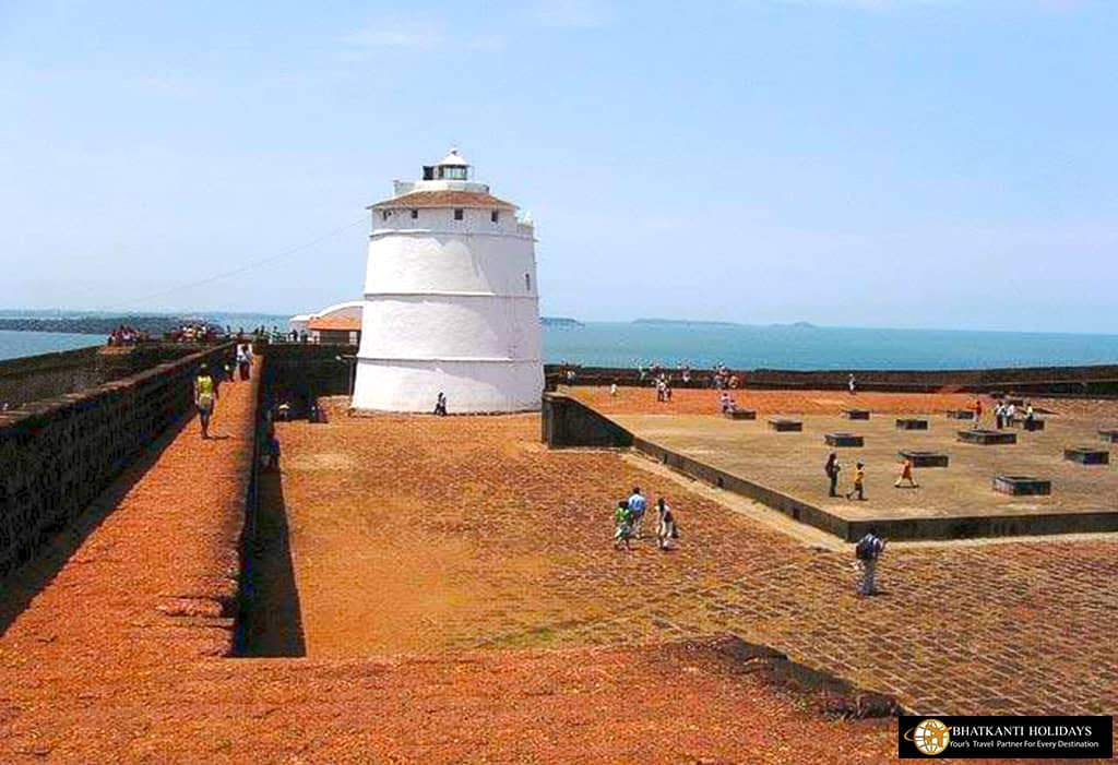 https://mdw-travel-data-us-east-1.s3.amazonaws.com/img/country/India/Aguada-Fort/img_03.jpg