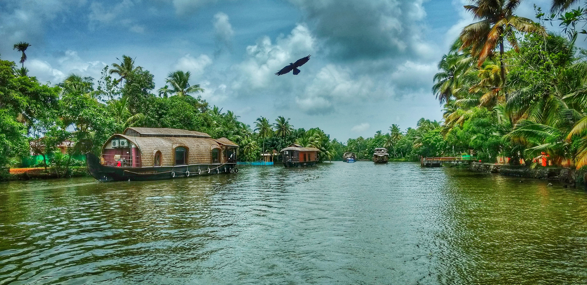 https://mdw-travel-data-us-east-1.s3.amazonaws.com/img/country/India/Alleppey/img_03.jpg