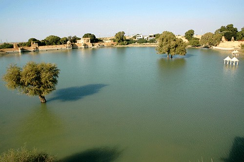 https://mdw-travel-data-us-east-1.s3.amazonaws.com/img/country/India/Amar-Sagar-Lake/img_03.jpg