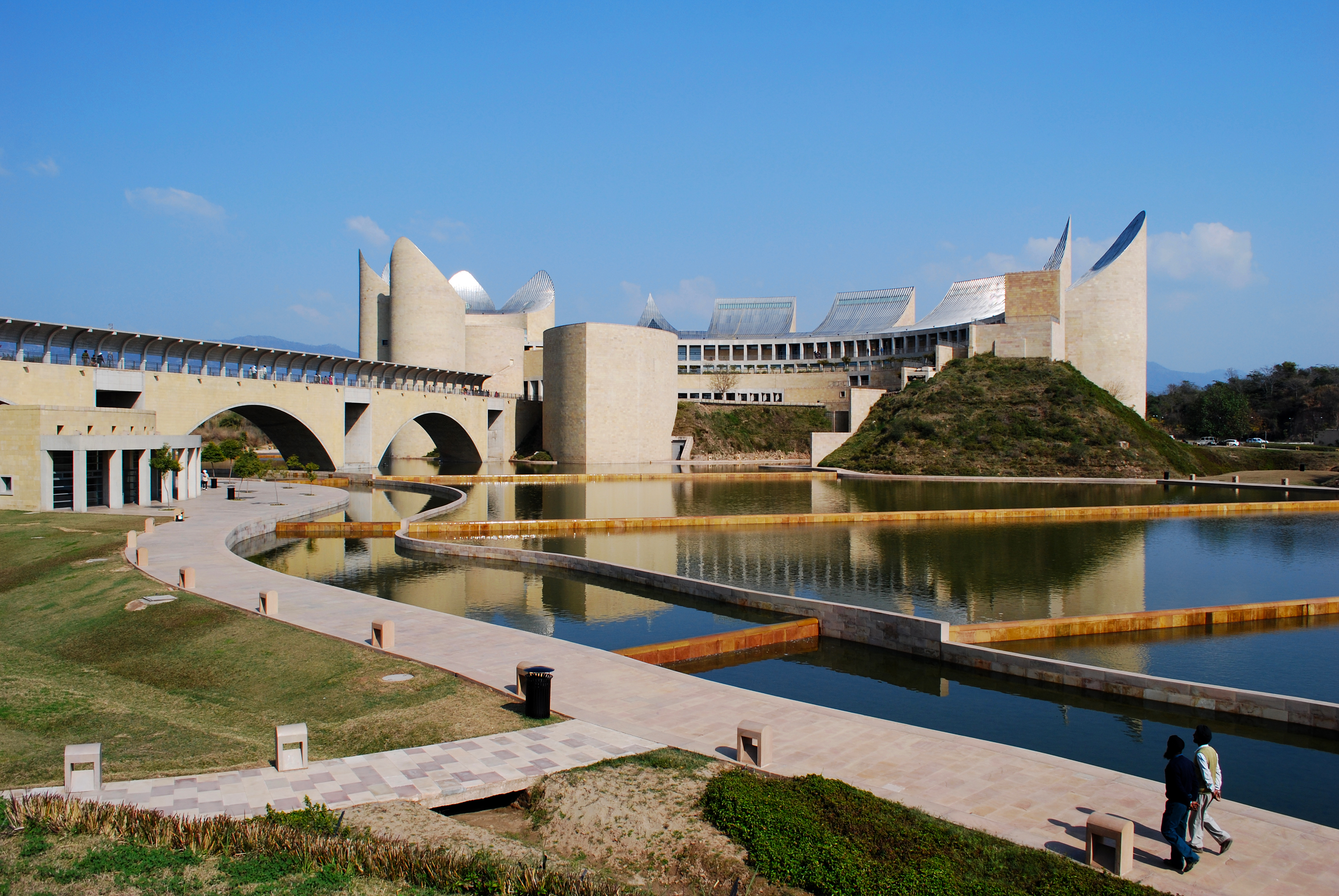 https://mdw-travel-data-us-east-1.s3.amazonaws.com/img/country/India/Anandpur-Sahib/img_02.jpg