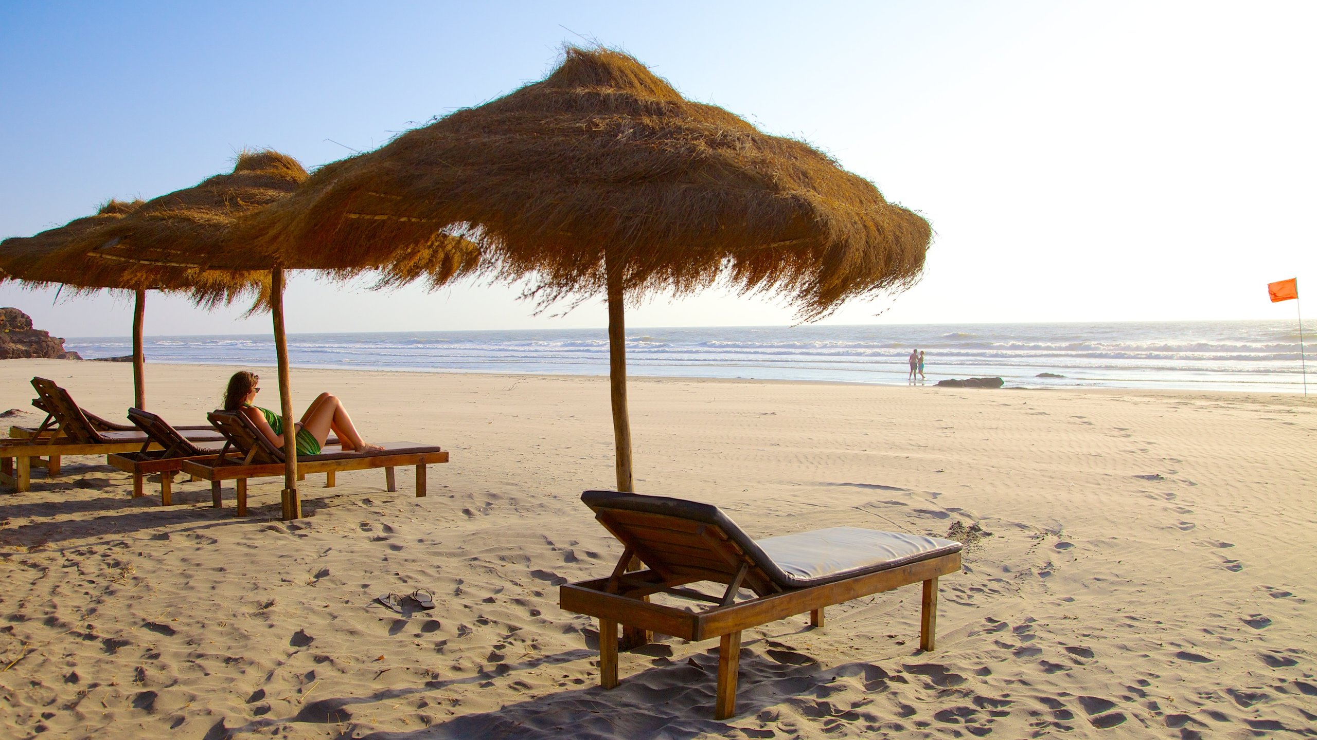 https://mdw-travel-data-us-east-1.s3.amazonaws.com/img/country/India/Ashwem-Beach/img_03.jpg