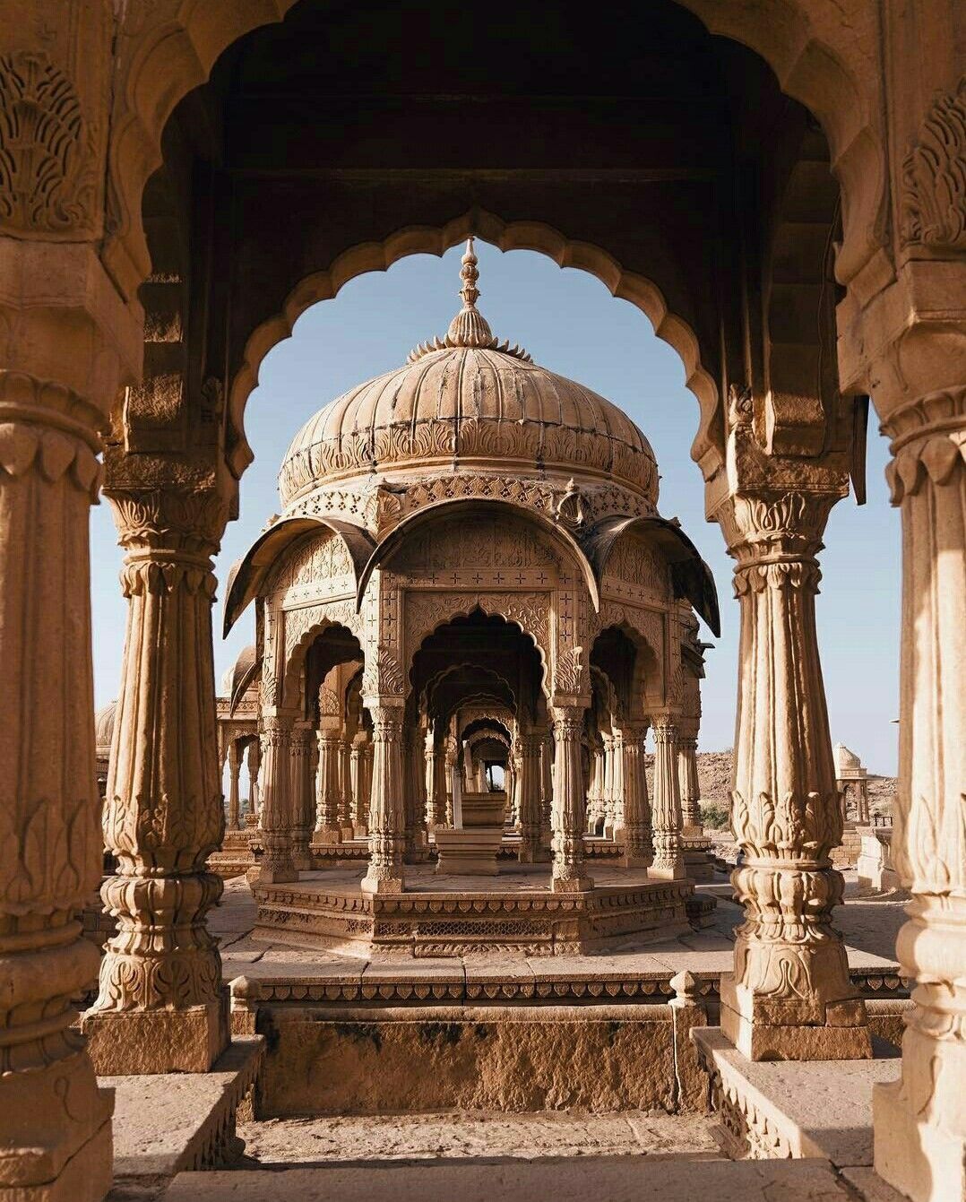 https://mdw-travel-data-us-east-1.s3.amazonaws.com/img/country/India/Bada-Bagh/img_02.jpg