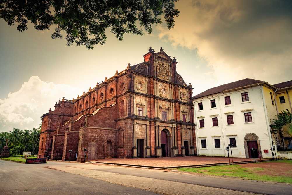 https://mdw-travel-data-us-east-1.s3.amazonaws.com/img/country/India/Basilica-of-Bom-Jesus/img_03.jpg