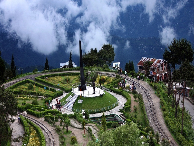 https://mdw-travel-data-us-east-1.s3.amazonaws.com/img/country/India/Batasia-Loop/img_01.jpg