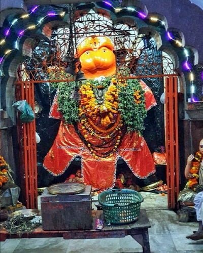 https://mdw-travel-data-us-east-1.s3.amazonaws.com/img/country/India/Bedi-Hanuman-Temple/img_02.jpg