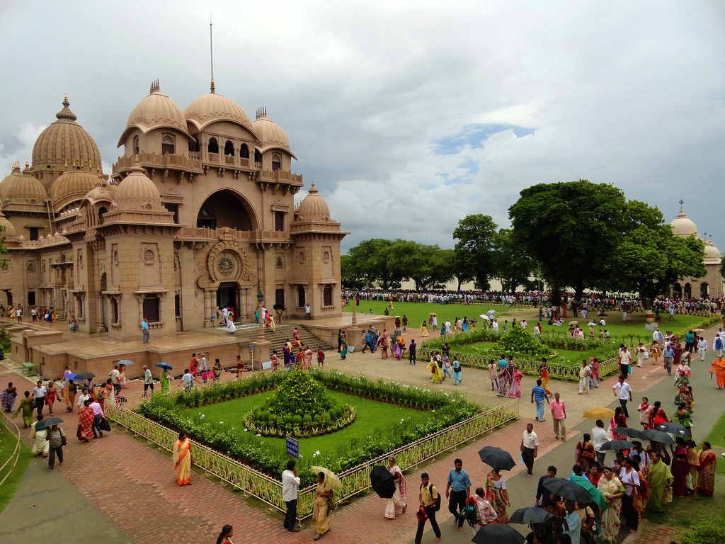 https://mdw-travel-data-us-east-1.s3.amazonaws.com/img/country/India/Belur-Math-Museum/img_03.jpg