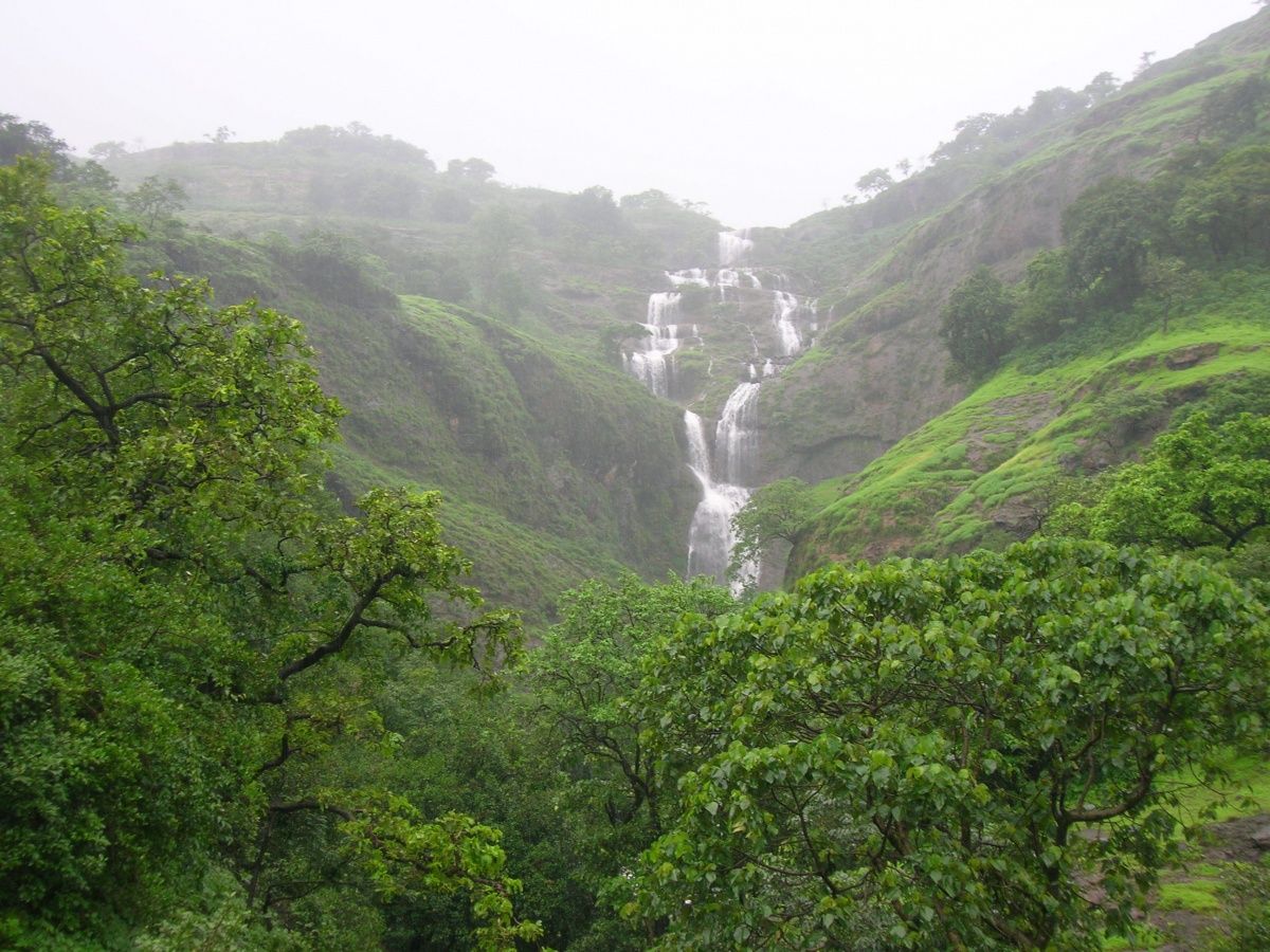 https://mdw-travel-data-us-east-1.s3.amazonaws.com/img/country/India/Bhandardara/img_03.jpg