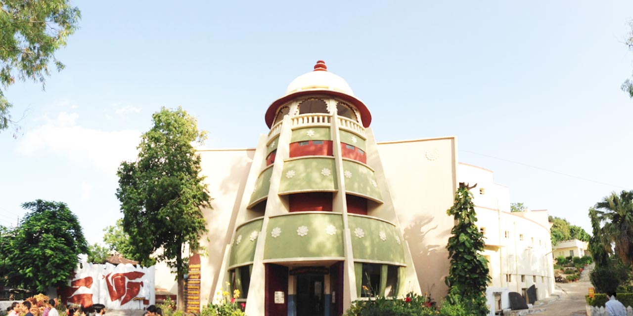 https://mdw-travel-data-us-east-1.s3.amazonaws.com/img/country/India/Bhartiya-Lok-Kala-Museum/img_01.jpg