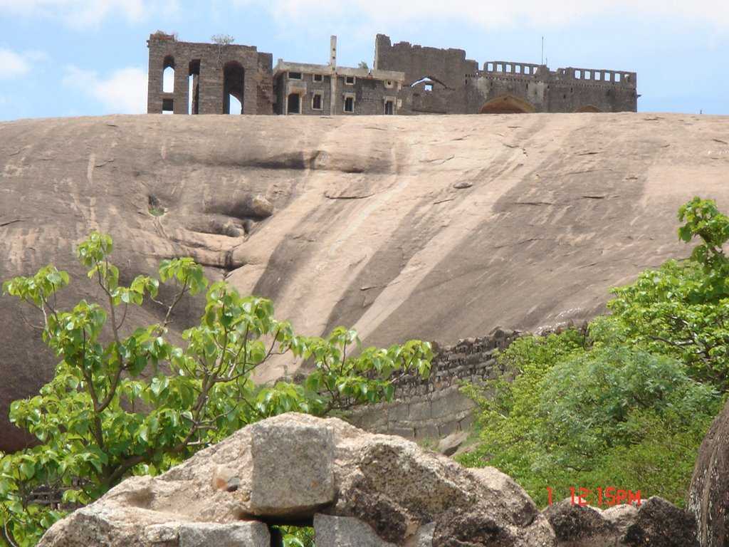 https://mdw-travel-data-us-east-1.s3.amazonaws.com/img/country/India/Bhuvanagiri-Fort/img_02.jpg