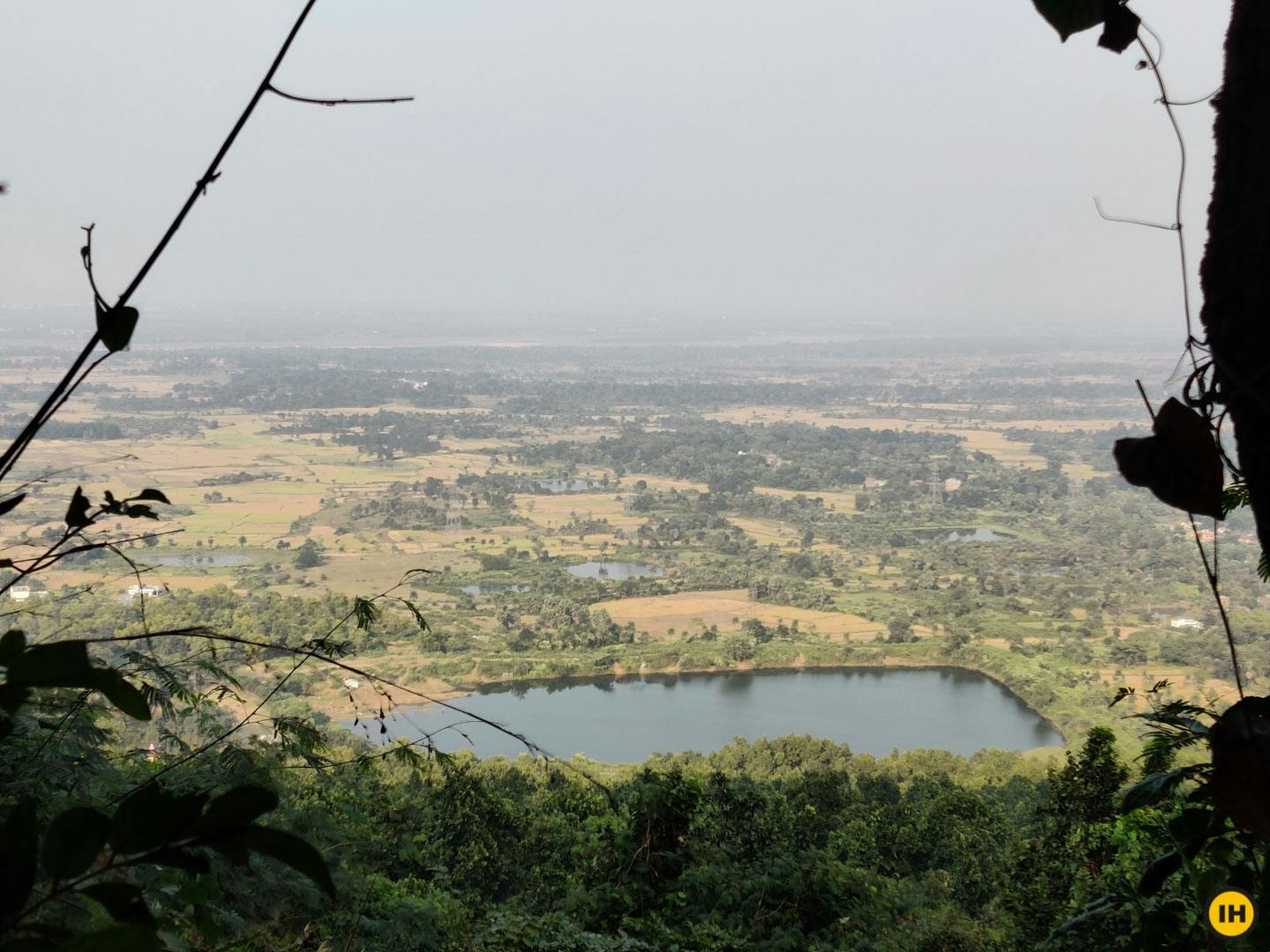 https://mdw-travel-data-us-east-1.s3.amazonaws.com/img/country/India/Biharinath-Hill/img_01.jpg