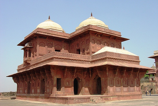 https://mdw-travel-data-us-east-1.s3.amazonaws.com/img/country/India/Birbal-Bhawan/img_00.jpg