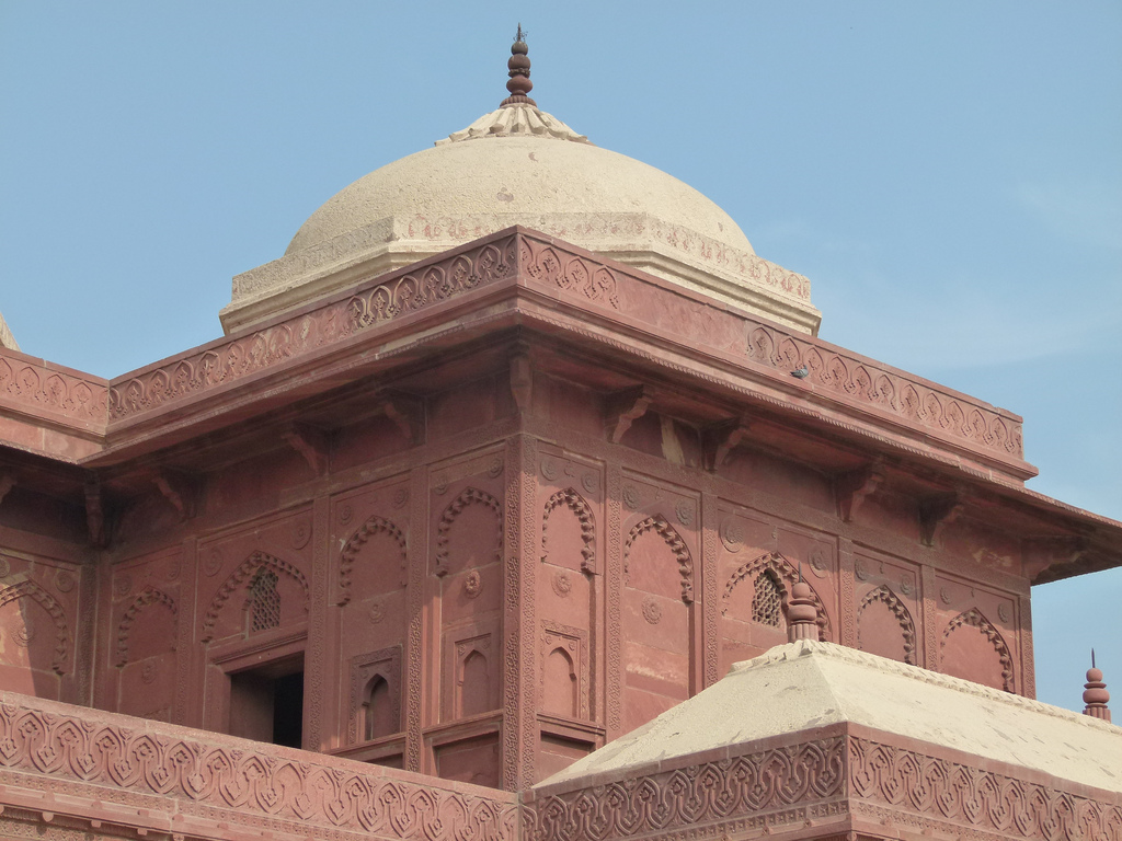 https://mdw-travel-data-us-east-1.s3.amazonaws.com/img/country/India/Birbal-Bhawan/img_01.jpg