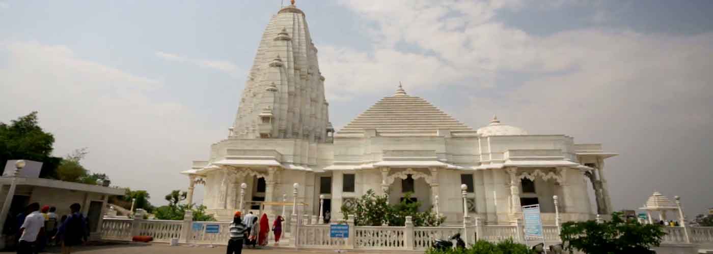 https://mdw-travel-data-us-east-1.s3.amazonaws.com/img/country/India/Birla-Mandir-Jaipur/img_02.jpg