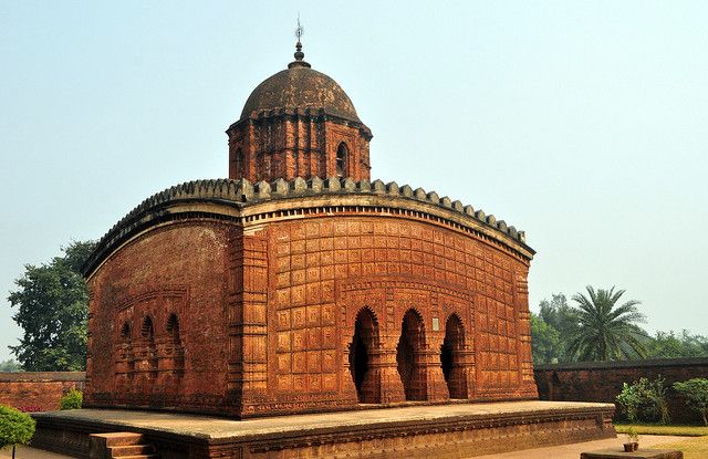 https://mdw-travel-data-us-east-1.s3.amazonaws.com/img/country/India/Bishnupur-Temples/img_01.jpg