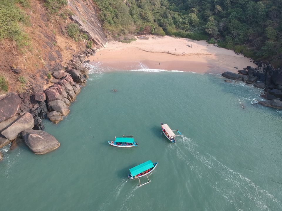 https://mdw-travel-data-us-east-1.s3.amazonaws.com/img/country/India/Butterfly-Beach/img_04.jpg