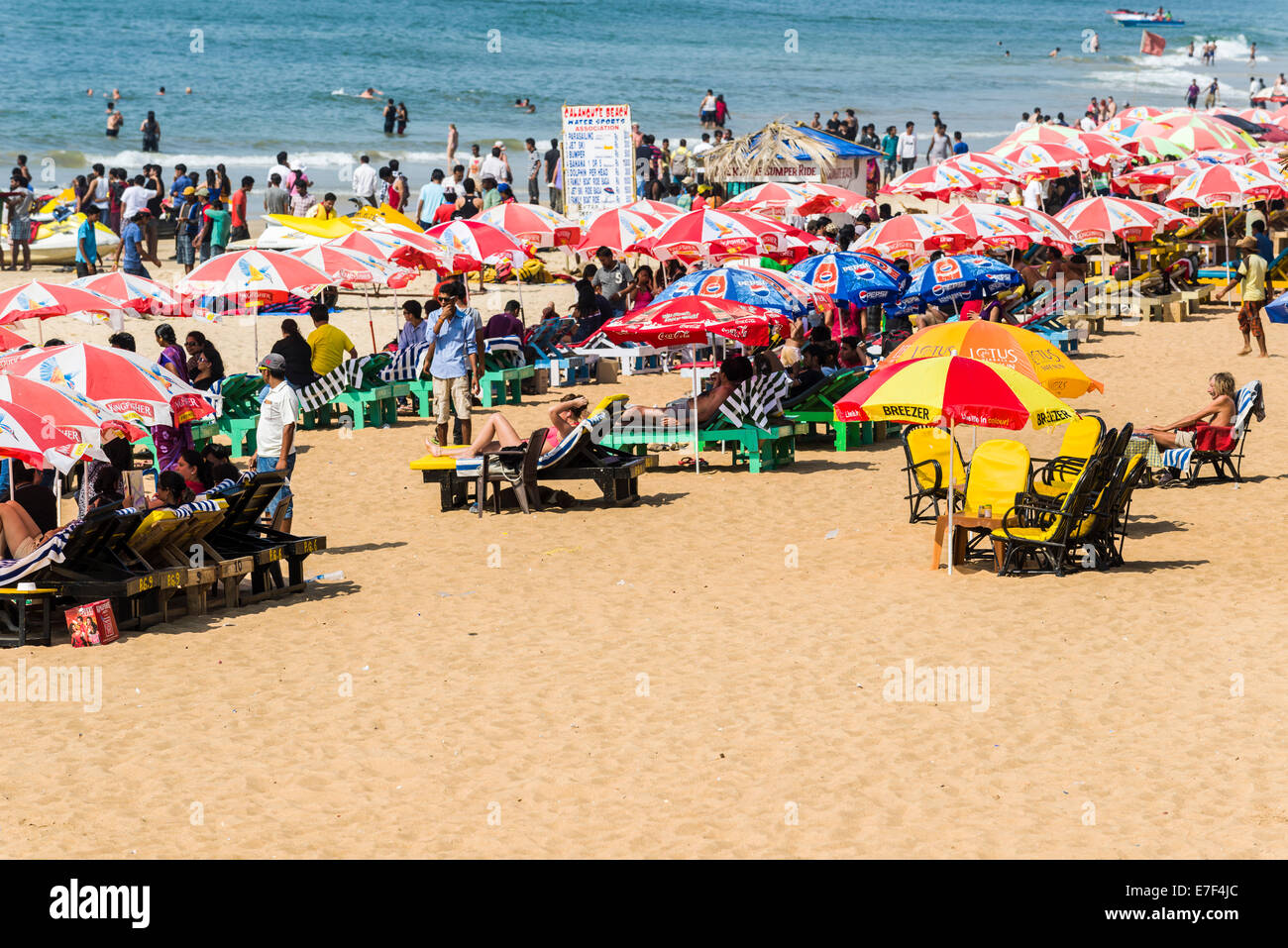https://mdw-travel-data-us-east-1.s3.amazonaws.com/img/country/India/Calangute-Beach/img_03.jpg
