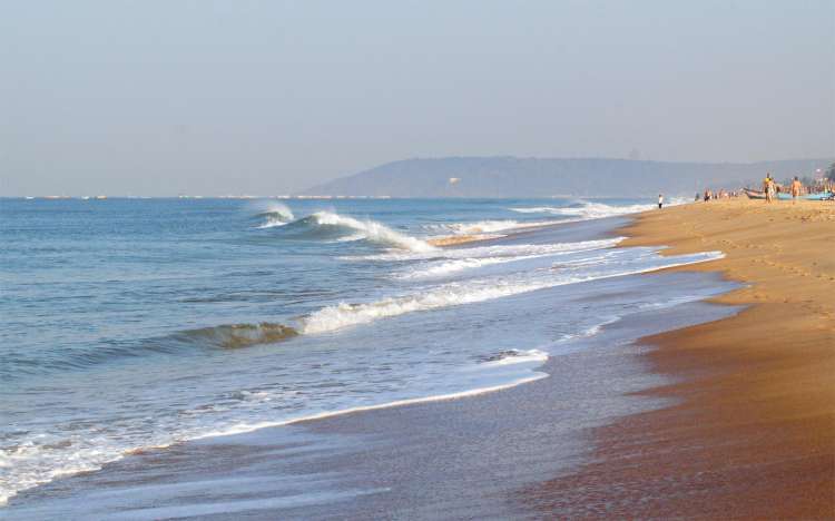 https://mdw-travel-data-us-east-1.s3.amazonaws.com/img/country/India/Candolim-Beach/img_01.jpg