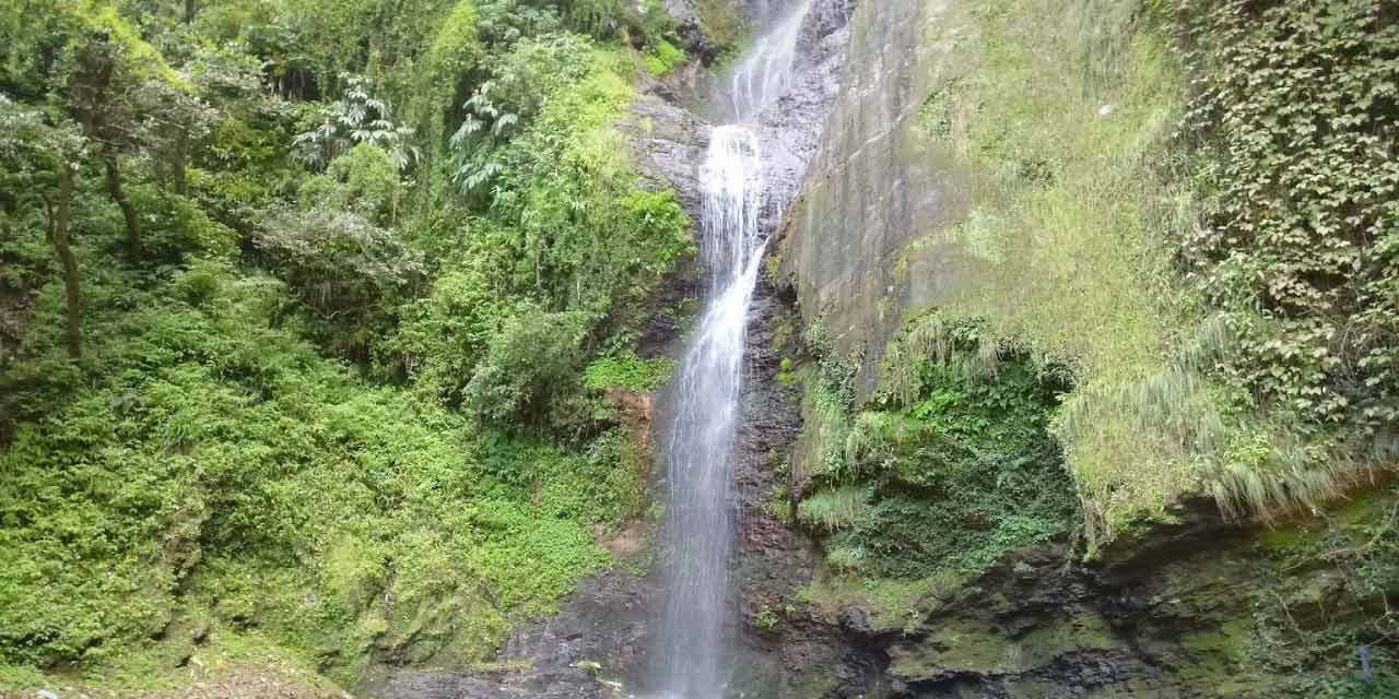https://mdw-travel-data-us-east-1.s3.amazonaws.com/img/country/India/Chadwick-Waterfall/img_02.jpg