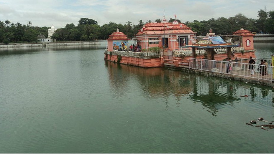 https://mdw-travel-data-us-east-1.s3.amazonaws.com/img/country/India/Chakra-Tirtha/img_00.jpg