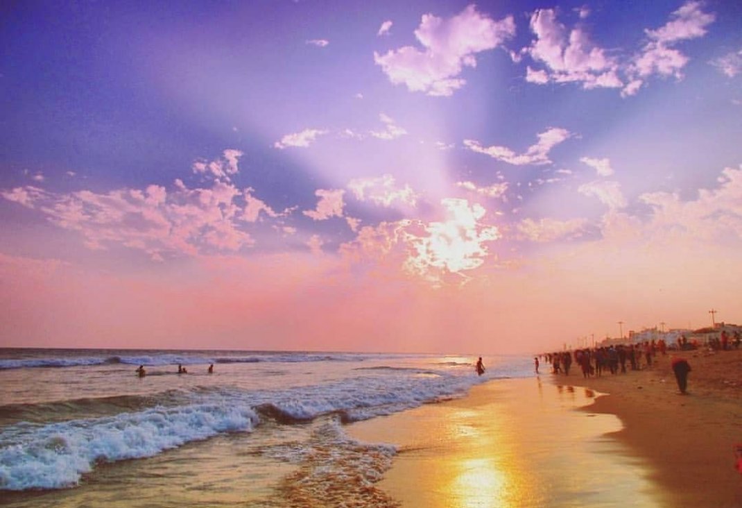 https://mdw-travel-data-us-east-1.s3.amazonaws.com/img/country/India/Chandipur-Beach/img_00.jpg